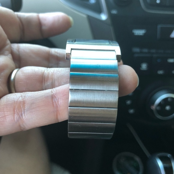 Gucci Swiss Watch Authentic - Picture 6 of 8